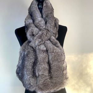 INDIGO Grey Faux Fur Scarf